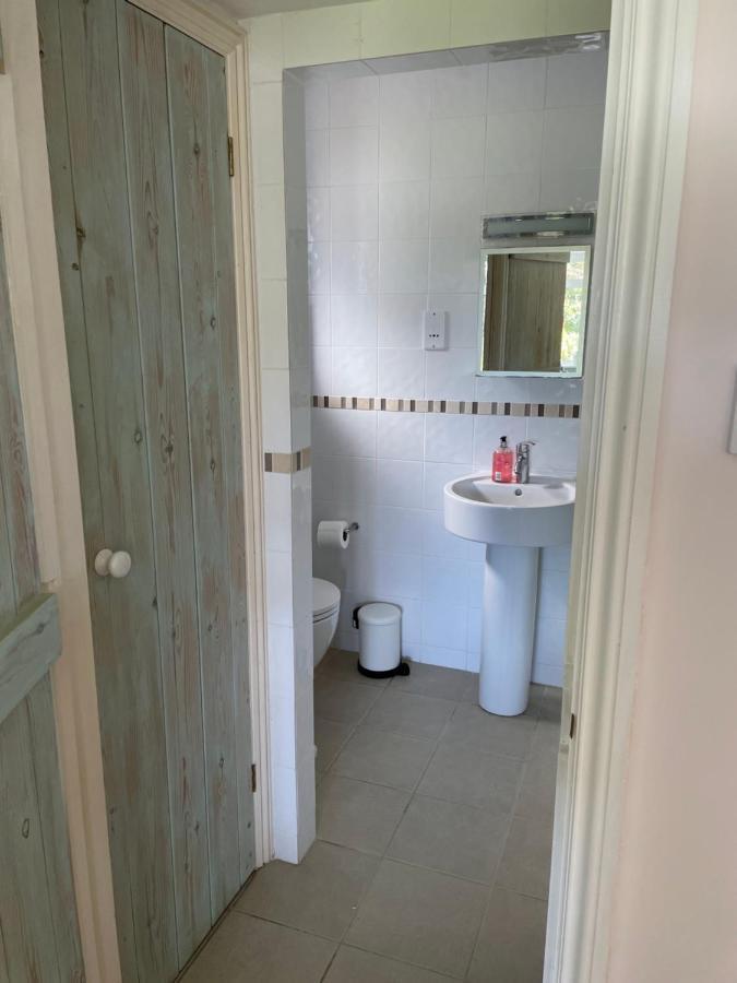 Cliff Top Garden Room Milford on Sea Ngoại thất bức ảnh